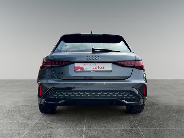 Audi A3 SPORTBACK 35 150pk TFSI S edition Elektrische achterklep | Stoelverwarming | Adaptive Cruise Control