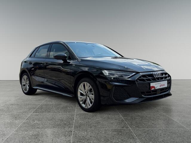 Audi A3 SPORTBACK 35 150pk TFSI S edition Parkeersensoren | Stoelverwarming | Adaptive Cruise Control