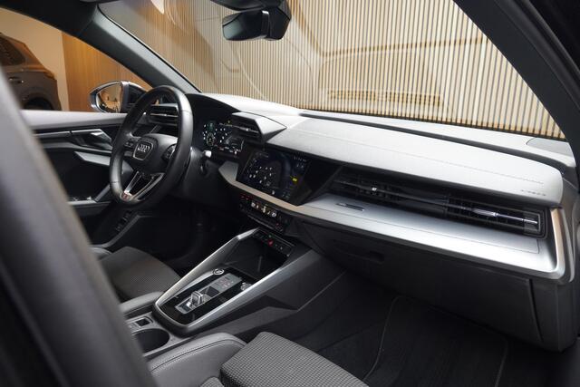 Audi A3 SPORTBACK 45TFSIe/245pk S-Line Blackstyle|2022|Cruise+ACC|Matrix-LED|Navi|PDC+Camera|Carplay/AndroidAuto|Keyless