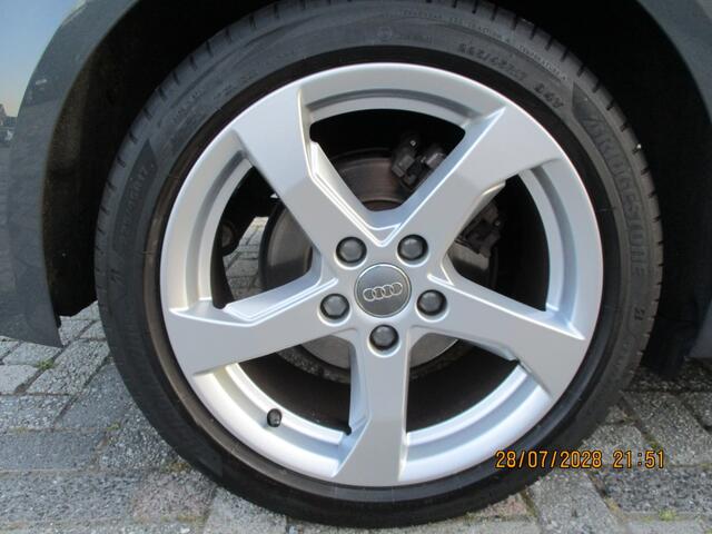 Audi A3 SPORTBACK 30 TFSI Sport Edition.