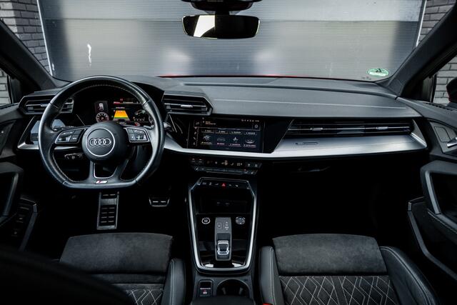 Audi A3 SPORTBACK 40 TFSI 3X S-LINE | PANO | H&K | ALCAN | SPORTUITLAAT