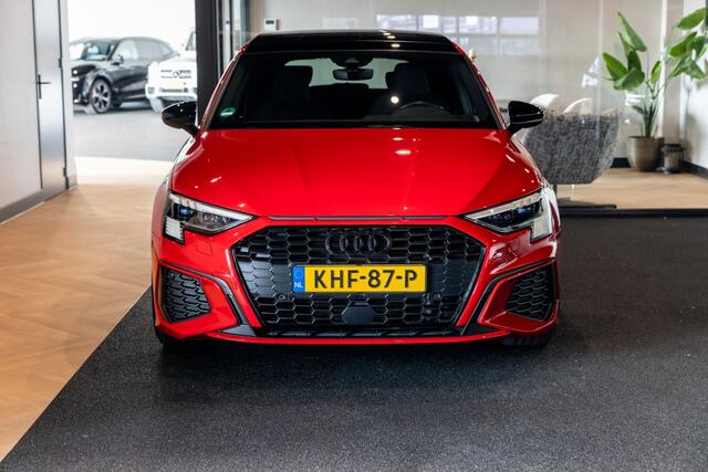 Audi A3 SPORTBACK 40 TFSI 3X S-LINE | PANO | H&K | ALCAN | SPORTUITLAAT
