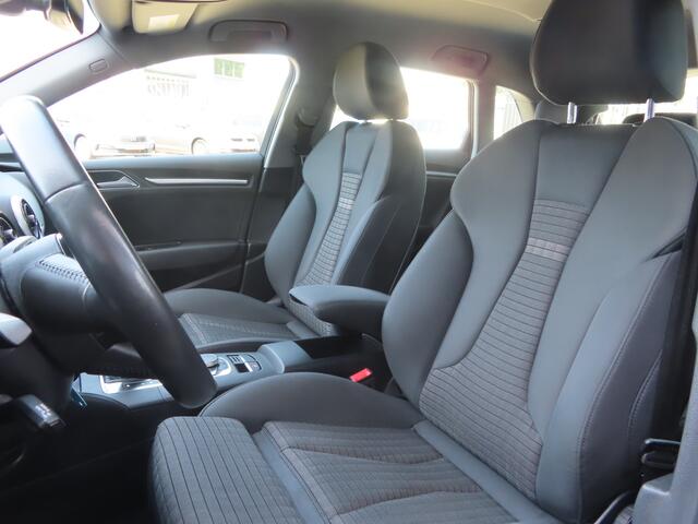 Audi A3 SPORTBACK 1.5 TFSI CoD Sport | carplay | parkeersensoren | stoelverwarming