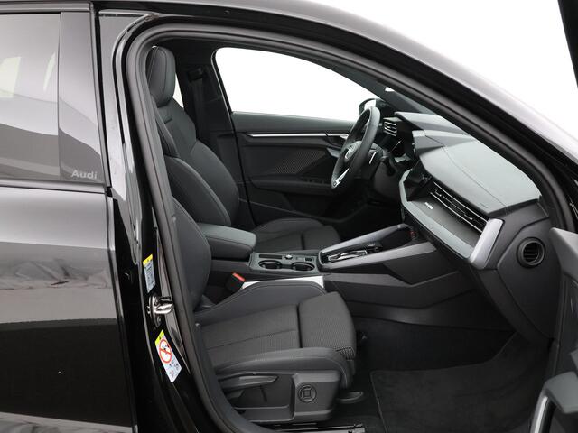 Audi A3 SPORTBACK 45 TFSIe 272pk S-tronic S edition Competition · Panoramadak · Sonos Audio · Camera · Head-Up · Apple/Android Car Play · 18'' Inch · Garantie t/m 28-09-2030 of 100.000km