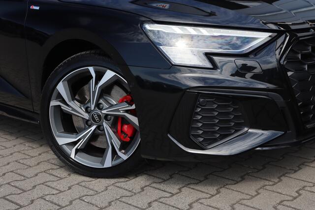 Audi A3 SPORTBACK 45 TFSI e S-Line Competition | RS Stoelen | Camera | Trekhaak |