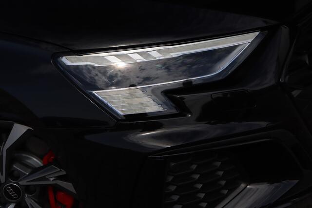 Audi A3 SPORTBACK 45 TFSI e S-Line Competition | RS Stoelen | Camera | Trekhaak |