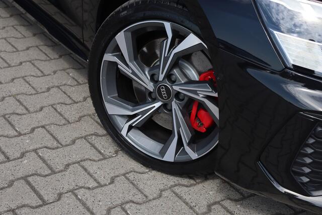 Audi A3 SPORTBACK 45 TFSI e S-Line Competition | RS Stoelen | Camera | Trekhaak |