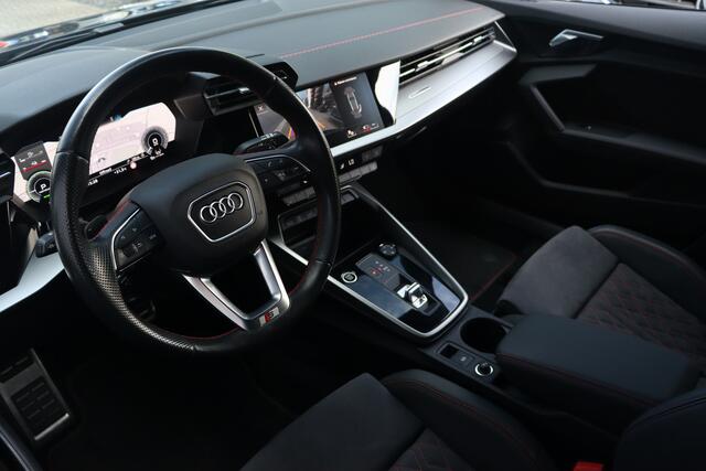 Audi A3 SPORTBACK 45 TFSI e S-Line Competition | RS Stoelen | Camera | Trekhaak |