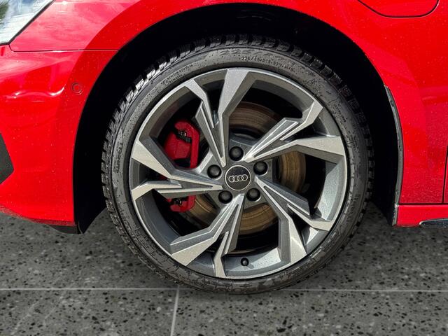 Audi A3 SPORTBACK 45 245pk TFSI e S edition Competition Parkeerassistent | Achteruitrijcamera | Adaptive Cruise Control