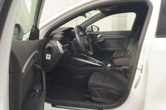 Audi A3 SPORTBACK 40 TFSI e PHEV Business Edition -LED-NAVI-ECC-PDC-