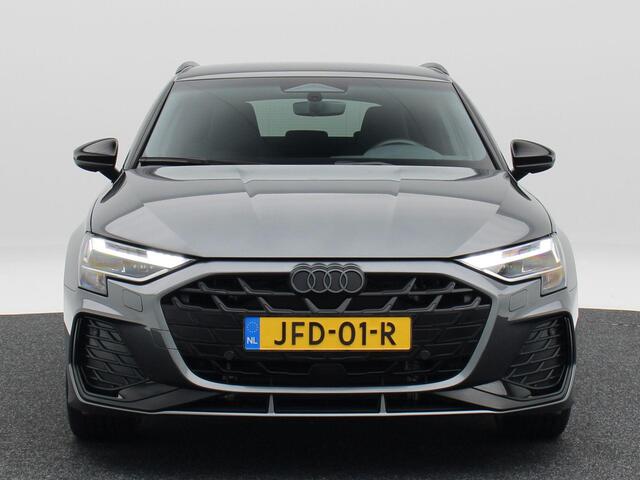 Audi A3 SPORTBACK 45 TFSi e 272 Pk S-line Competition | Stoelverwarming | Trekhaak | Adaptive Cruise | Camera | CarPlay | 18 Inch | 12.686 Km !!