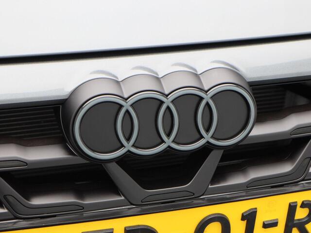 Audi A3 SPORTBACK 45 TFSi e 272 Pk S-line Competition | Stoelverwarming | Trekhaak | Adaptive Cruise | Camera | CarPlay | 18 Inch | 12.686 Km !!