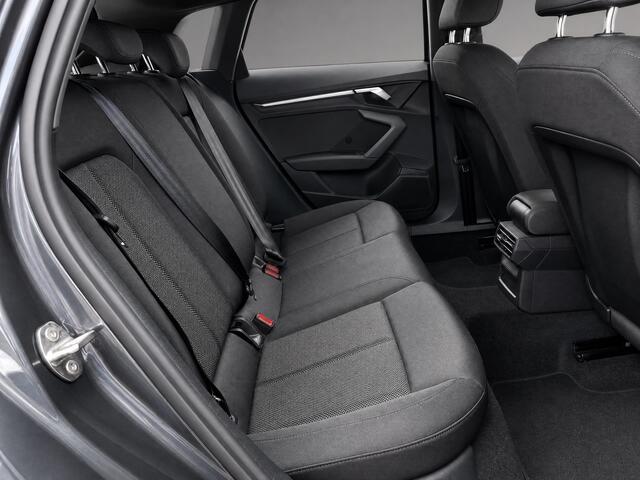 Audi A3 SPORTBACK 30 TFSI Pro Line / Camera / Parkeersensoren V+A / App connect / Climate controle /
