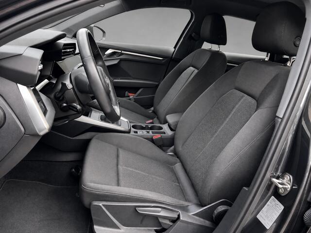 Audi A3 SPORTBACK 30 TFSI Pro Line / Camera / Parkeersensoren V+A / App connect / Climate controle /