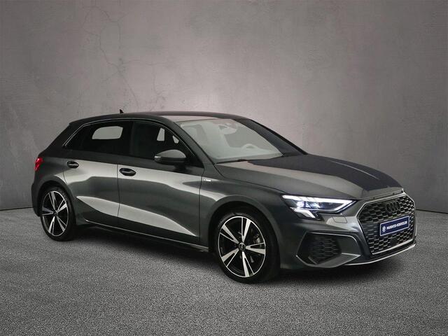 Audi A3 SPORTBACK 35 TFSI 150PK S edition | Trekhaak | 18-Inch | Achterruitrij-Camera | Privacy-Glas | Sportplus-stoelen/Alcantara | Ambient-Light |