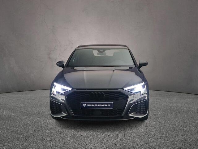Audi A3 SPORTBACK 35 TFSI 150PK S edition | Trekhaak | 18-Inch | Achterruitrij-Camera | Privacy-Glas | Sportplus-stoelen/Alcantara | Ambient-Light |