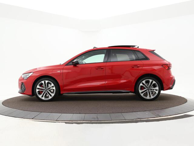 Audi A3 SPORTBACK 45 TFSIe 272pk S-tronic S edition Competition · Panoramadak · Camera · Keyless · Elek. Voorstoel · 18'' Inch · Garantie t/m 10-12-2030 of 100.000km