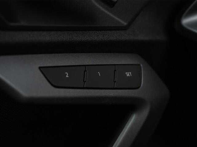 Audi A3 SPORTBACK 45 TFSI e S edition Competition | Panoramadak | 5 jr Garantie | HUD | Sonos Sound | Camera | Ambiance interieur | Active Cruise | S-Seats + Memory | Stoelverwarming | Keyless |