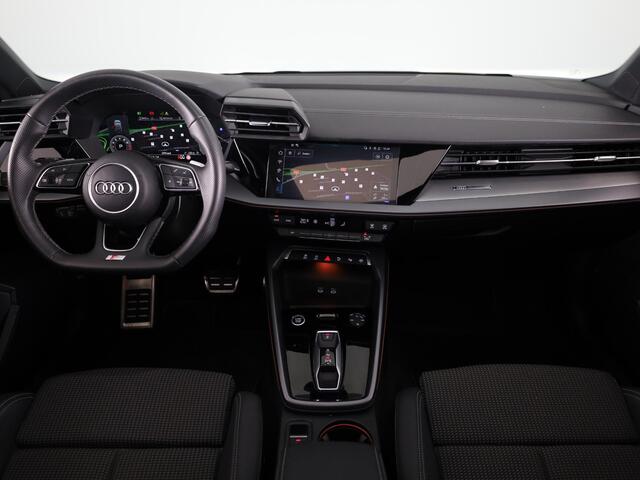 Audi A3 SPORTBACK 30 TFSI S edition 116 pk S-tronic | Verlengde garantie | Navigatie | Panoramadak | Parkeersensoren (Park assist) | Achteruitrijcamera | S-Line |