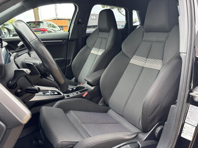 Audi A3 SPORTBACK 30 TFSI Business edition | Sportstoelen | Stoelverwarming | Apple Carplay | Matrix LED