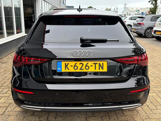 Audi A3 SPORTBACK 30 TFSI Business edition | Sportstoelen | Stoelverwarming | Apple Carplay | Matrix LED