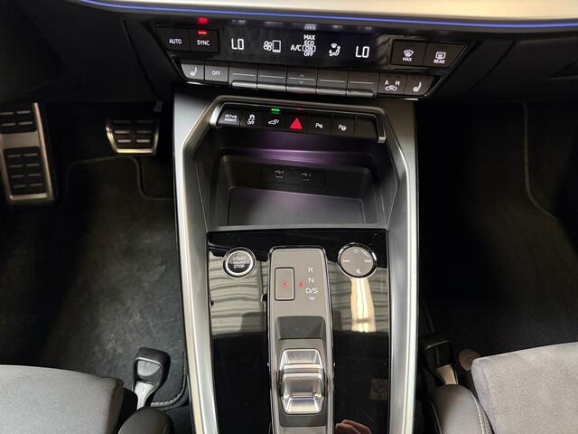 Audi A3 SPORTBACK 45 TFSI e S edition Competition I 2x S-Line I Alcantara I CarPlay I Stoelverwarming I Adaptive Cruise Control I