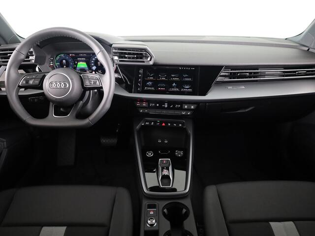 Audi A3 SPORTBACK Pro Line 40 TFSI e 204 pk | Afgevlakt sportstuur | Achteruitrijcamera | Dynamisch led verlichting |