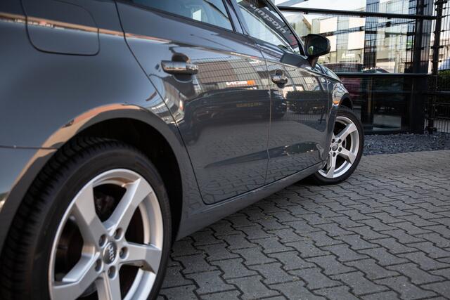 Audi A3 SPORTBACK 30 TFSI Design Pro Line , Cruise control, Navigatie,