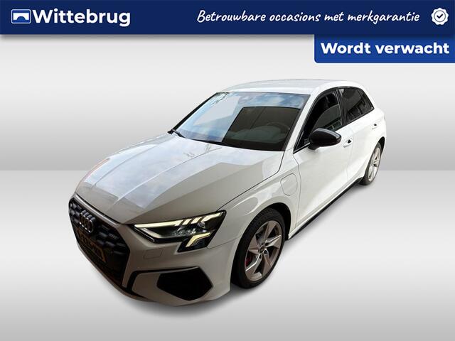 Audi A3 SPORTBACK 45 TFSI e S edition Competition / AUTOMAAT/ DIGITAL DASH/ NAVI/ CRUISE/ CLIMATE/ PARK. SENSOREN/ 17" LMV