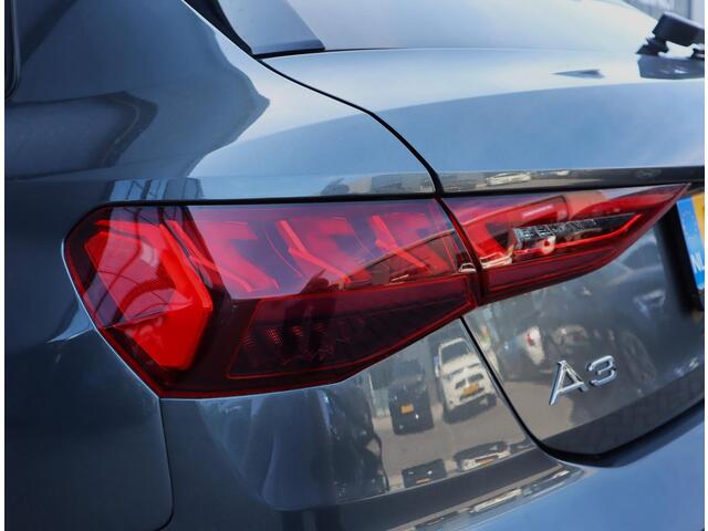 Audi A3 SPORTBACK 45 TFSI e S edition Competition | Pano | ACC | Stoelverwarming