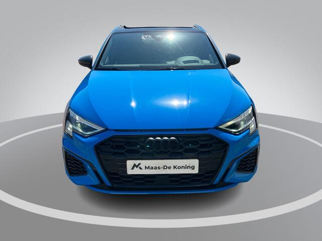 Audi A3 SPORTBACK 45 TFSIe 245pk S edition Competition · Panoramadak · Camera · Massage functie · Apple/Android Car Play · Adaptive Cruise Control · Elektrisch verstelbare stoelverstelling · Stoelverwarming ·