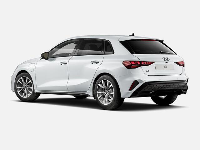 Audi A3 SPORTBACK 40 TFSI e S edition 204 PK · Comfortpakket plus · Assistentiepakket rijden en parkeren plus · Optiekpakket zwart plus