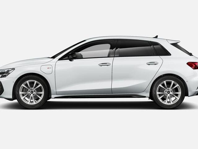 Audi A3 SPORTBACK 40 TFSI e S edition 204 PK · Comfortpakket plus · Assistentiepakket rijden en parkeren plus · Optiekpakket zwart plus