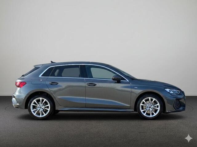 Audi A3 SPORTBACK 40 TFSI e S edition 204 pk S-tronic | Verlengde garantie | Parkeersensoren (Park assist) | Achteruitrijcamera | Adaptieve cruise control | Autom. airco (3 zones) | S-Line |