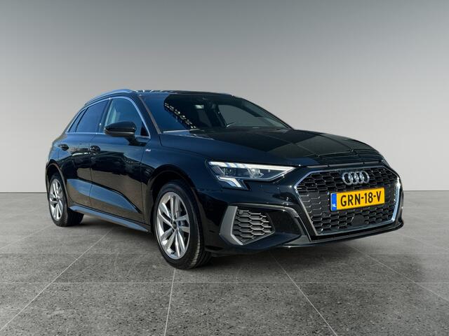 Audi A3 SPORTBACK 40 204pk TFSIe S-Line Parkeersensoren achter | Navigatiesysteem | Verwarmbare voorstoelen