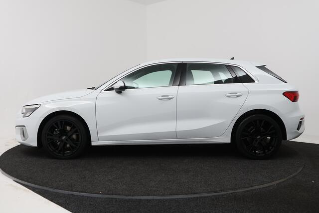 Audi A3 SPORTBACK 30 TFSI Business edition (NAVIGATIE, CRUISE CONTROL, PARKEERSENSOREN)
