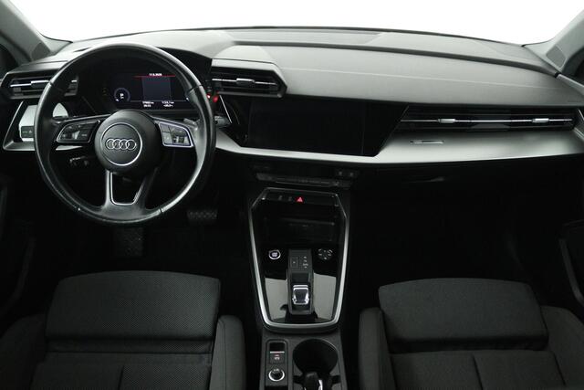 Audi A3 SPORTBACK 30 TFSI Business edition (NAVIGATIE, CRUISE CONTROL, PARKEERSENSOREN)