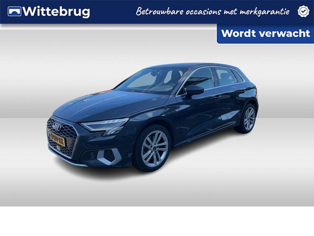 Audi A3 SPORTBACK 30 TFSI Business edition / Parkeersensoren Achter / LED / Audi Smartphone Interface / Cruise Control / Navigatie