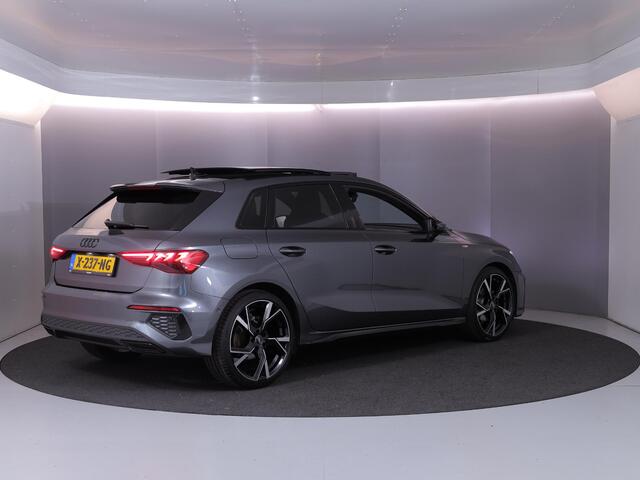 Audi A3 SPORTBACK 30 TFSI S edition 110 pk S-tronic | Verlengde garantie | Navigatie | Panoramadak | Parkeersensoren (Park assist) | Achteruitrijcamera | Stoelverwarming | S-Line |