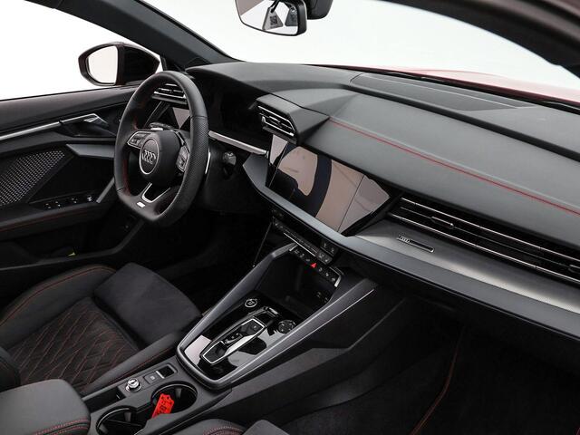 Audi A3 SPORTBACK 45 TFSIe 272pk S-tronic S edition Competition · Panoramadak · Camera · Elek. Bestuurdersstoel · Apple/Android Car Play · Leder/ Alcantara · Zwart Optiek · 18'' Inch · Garantie t/m 10-12-2030 of 100.000km