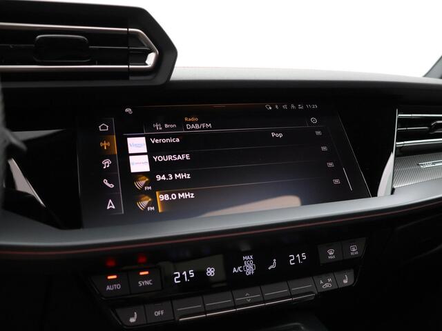 Audi A3 SPORTBACK 45 TFSIe 272pk S-tronic S edition Competition · Panoramadak · Camera · Elek. Bestuurdersstoel · Apple/Android Car Play · Leder/ Alcantara · Zwart Optiek · 18'' Inch · Garantie t/m 10-12-2030 of 100.000km