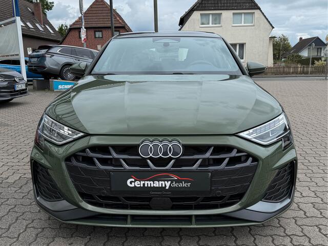 Audi A3 SPORTBACK 35TFSI S-Edition NIEUW! 2653km! Pano Sonos M-Led RS-Zetels ACC Side/Lane Assist Districtgrün!