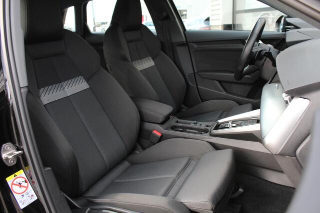Audi A3 SPORTBACK 35 TFSI Advanced edition / Carplay / Stoelverwarming