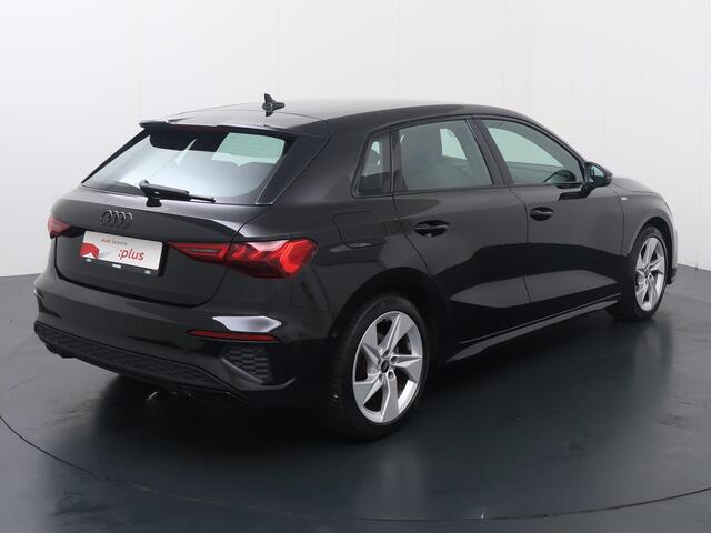 Audi A3 SPORTBACK 35 TFSI S edition | 150 PK | Adaptive Cruise Control | Audi sound system | Climate control | LED verlichting | Navigatiesysteem | Parkeersensoren | Apple Carplay / Android Auto | S-Line |