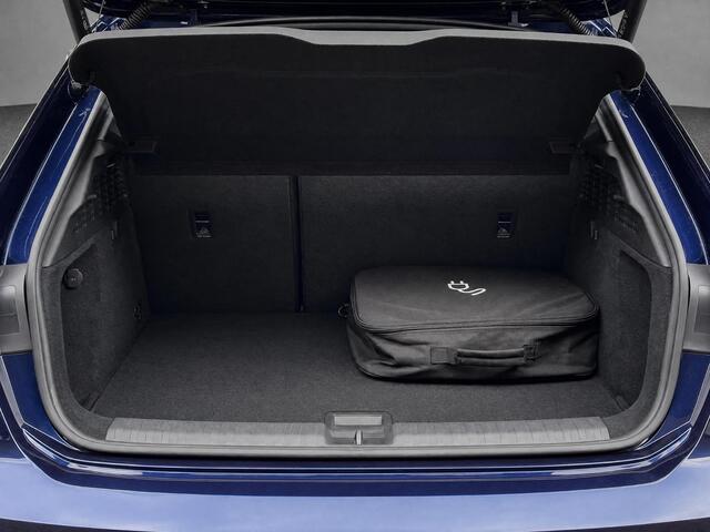 Audi A3 SPORTBACK 40 TFSIe 204pk S-tronic Advanced edition · Apple/Android Car Play · Stoelverwarming · P-Sensoren · Elek. Achterklep · 18'' Inch ·