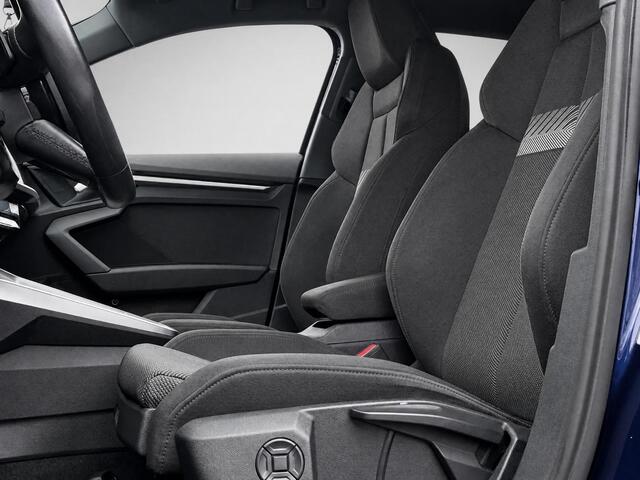 Audi A3 SPORTBACK 40 TFSIe 204pk S-tronic Advanced edition · Apple/Android Car Play · Stoelverwarming · P-Sensoren · Elek. Achterklep · 18'' Inch ·