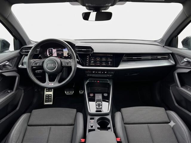 Audi A3 SPORTBACK 30 TFSI S edition 110PK | S-line in & exterieur | Trekhaak | Stoelverwarming |