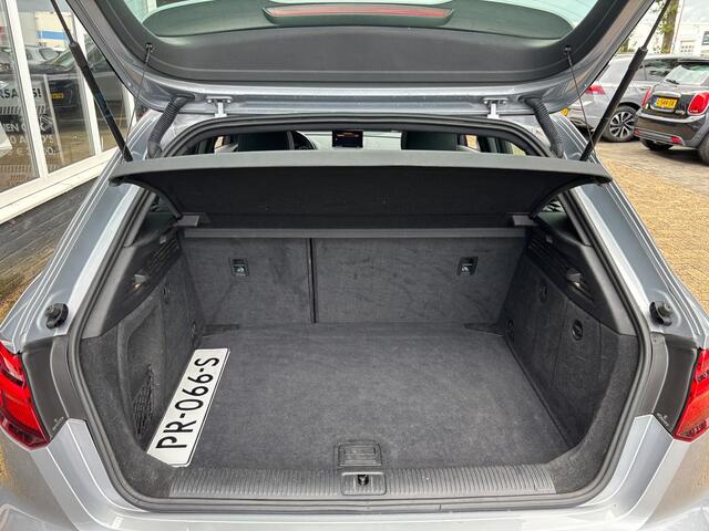 Audi A3 SPORTBACK 1.5 TFSI CoD Sport S Line Edition | Trekhaak | Sfeerverlichting | Parkeersensoren | Bluetooth