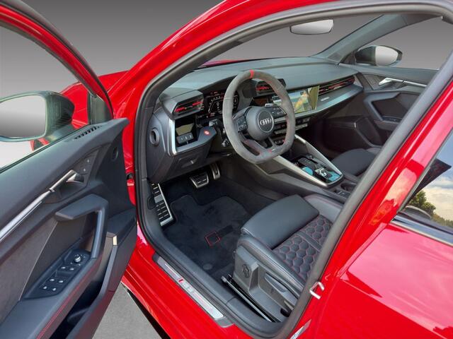Audi A3 SPORTBACK 2.5 TFSI RS 3 Quattro / Keramisch / Pano / Headup / RS Dynamic pakket / Matrix / keyless / 290 Km/h