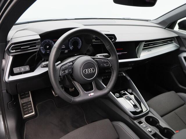 Audi A3 SPORTBACK 45 TFSi e 272 Pk S-line Competition | Stoelverwarming | Trekhaak | Adaptive Cruise | Camera | CarPlay | 18 Inch | 12.686 Km !!